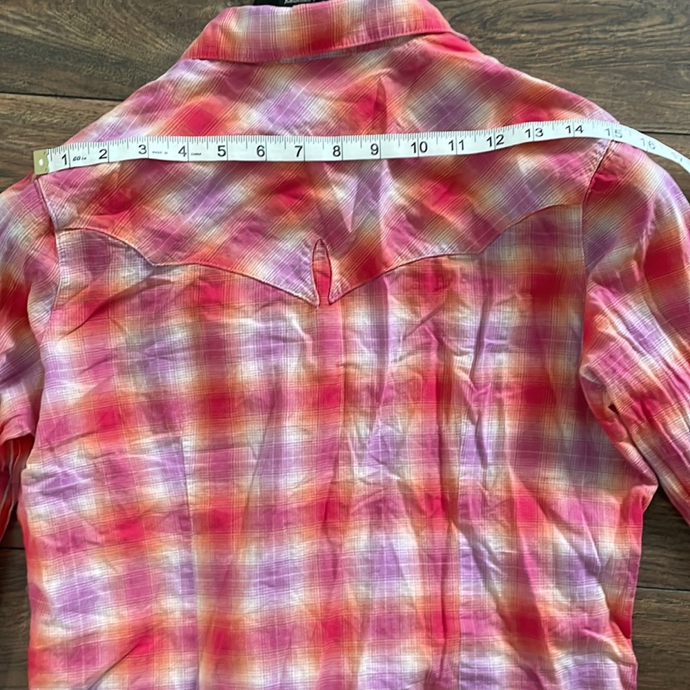 Wrangler button up - Picture 2 of 6